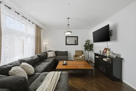5244 West Hanson Avenue Chicago IL 60639