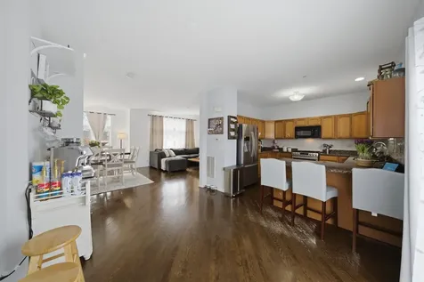 5244 West Hanson Avenue Chicago IL 60639