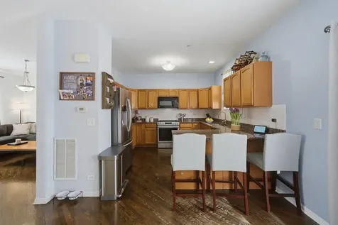 5244 West Hanson Avenue Chicago IL 60639