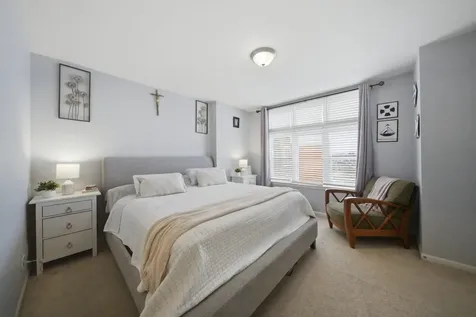 5244 West Hanson Avenue Chicago IL 60639