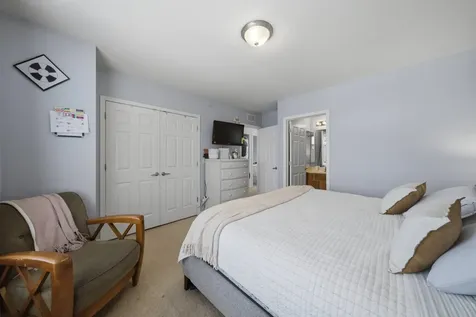 5244 West Hanson Avenue Chicago IL 60639