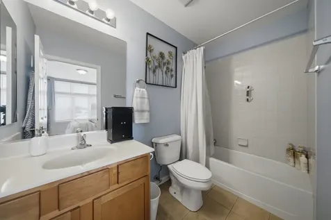 5244 West Hanson Avenue Chicago IL 60639