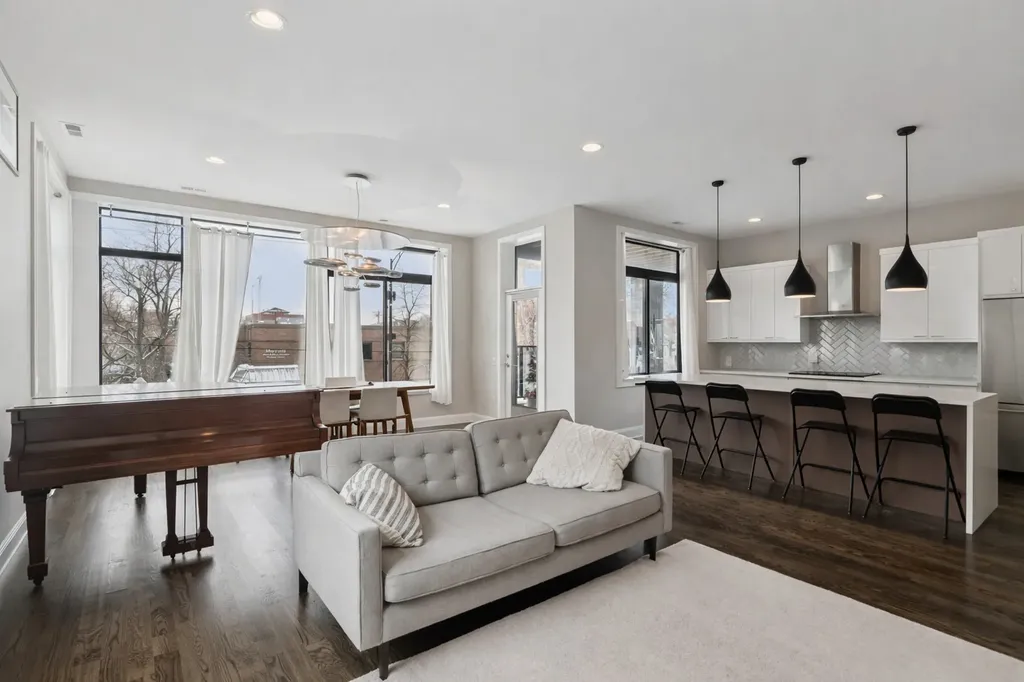 469 North Paulina Street Chicago IL 60622