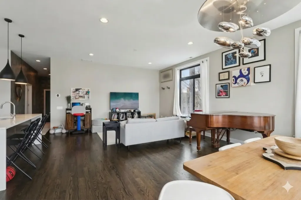 469 North Paulina Street Chicago IL 60622