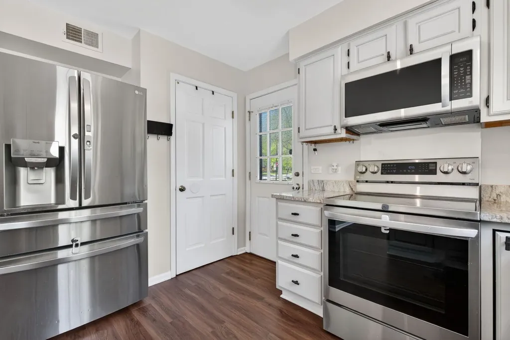 1105 Barcroft Court Naperville IL 60540