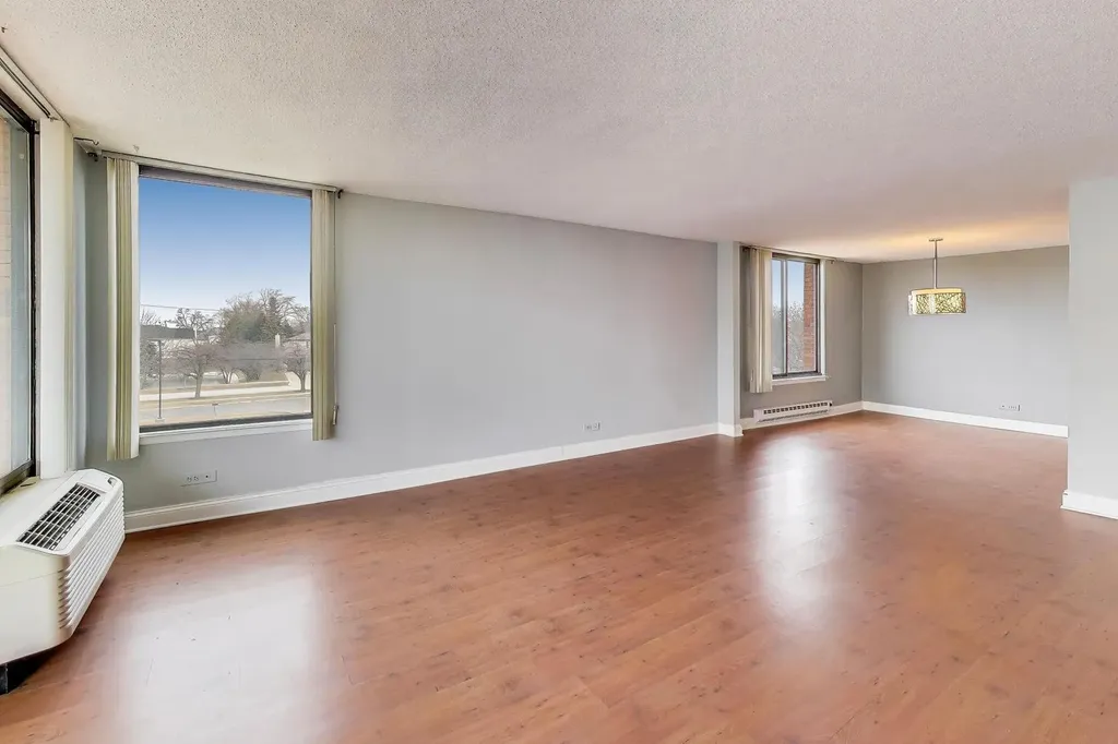2000 Saint Regis Drive Lombard IL 60148