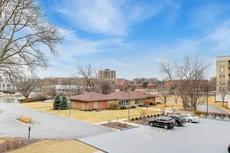 2000 Saint Regis Drive Lombard IL 60148