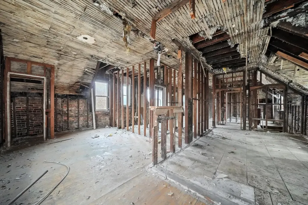 5930 South King Drive Chicago IL 60637