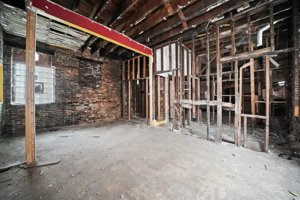 5930 South King Drive Chicago IL 60637