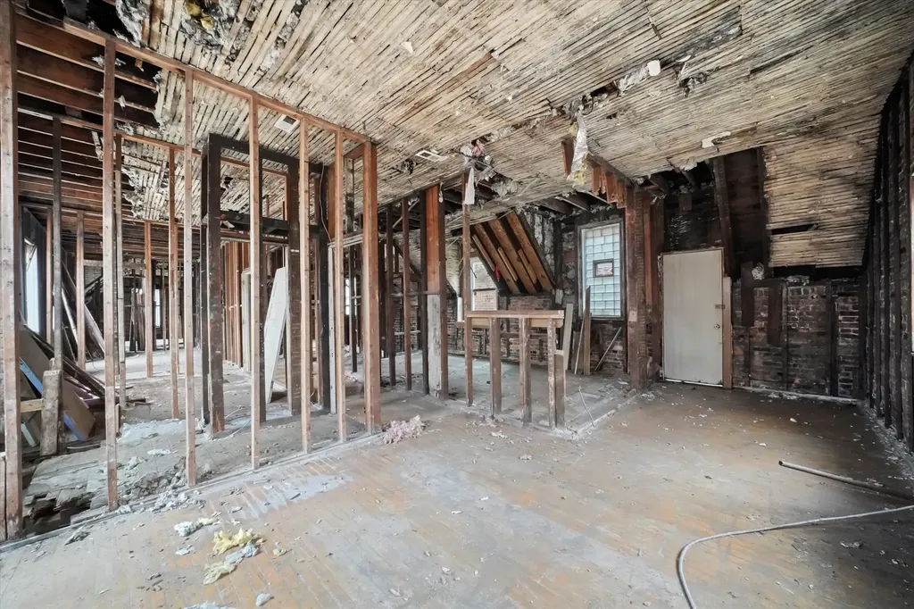 5930 South King Drive Chicago IL 60637