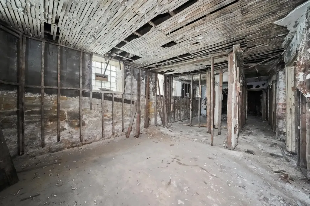 5930 South King Drive Chicago IL 60637