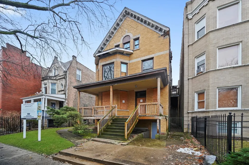 5930 South King Drive Chicago IL 60637