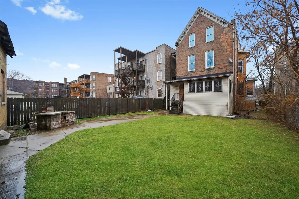 5930 South King Drive Chicago IL 60637