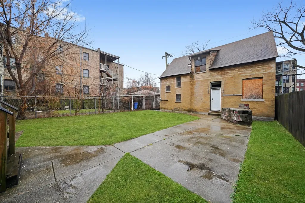 5930 South King Drive Chicago IL 60637