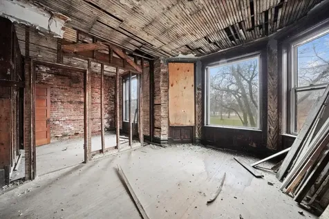 5930 South King Drive Chicago IL 60637