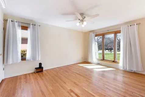 1449 South Shore Court Barrington IL 60010
