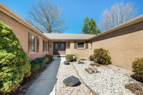 1449 South Shore Court Barrington IL 60010