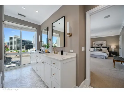 60 West Erie Street Chicago IL 60654