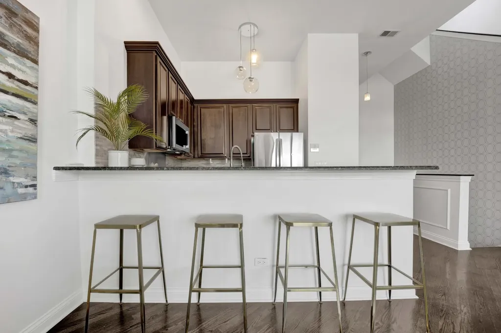 2522 West Chicago Avenue Chicago IL 60622