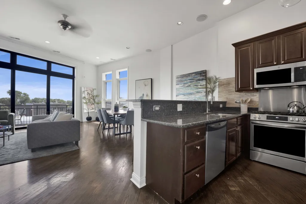2522 West Chicago Avenue Chicago IL 60622