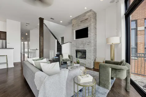 2522 West Chicago Avenue Chicago IL 60622