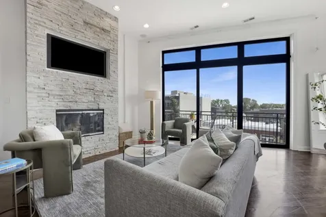 2522 West Chicago Avenue Chicago IL 60622
