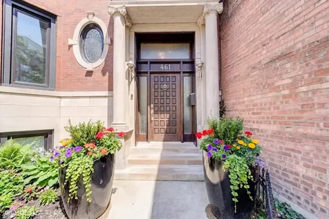 461 West Melrose Street Chicago IL 60657