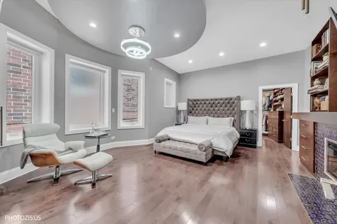 461 West Melrose Street Chicago IL 60657