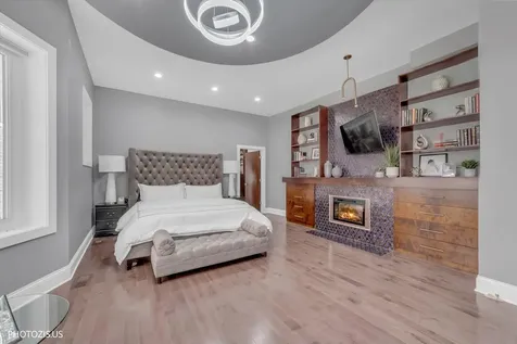461 West Melrose Street Chicago IL 60657
