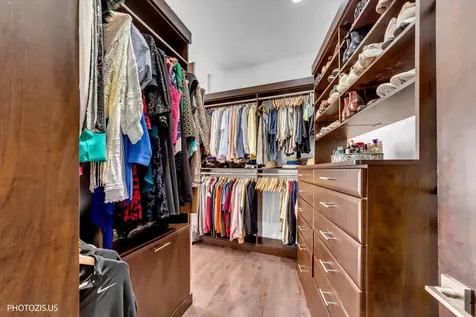 461 West Melrose Street Chicago IL 60657