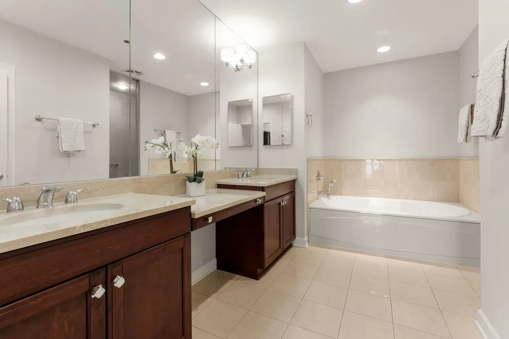 1211 South Prairie Avenue Chicago IL 60605