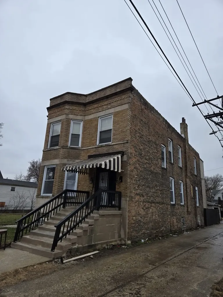7514 South Dante Avenue Chicago IL 60619