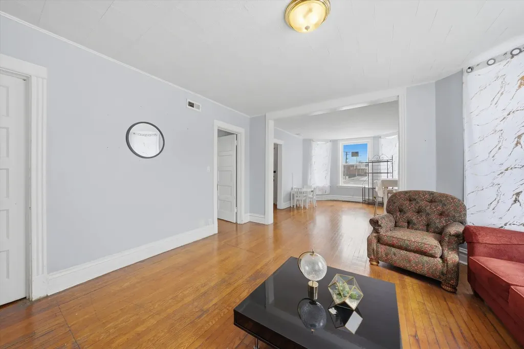 7514 South Dante Avenue Chicago IL 60619