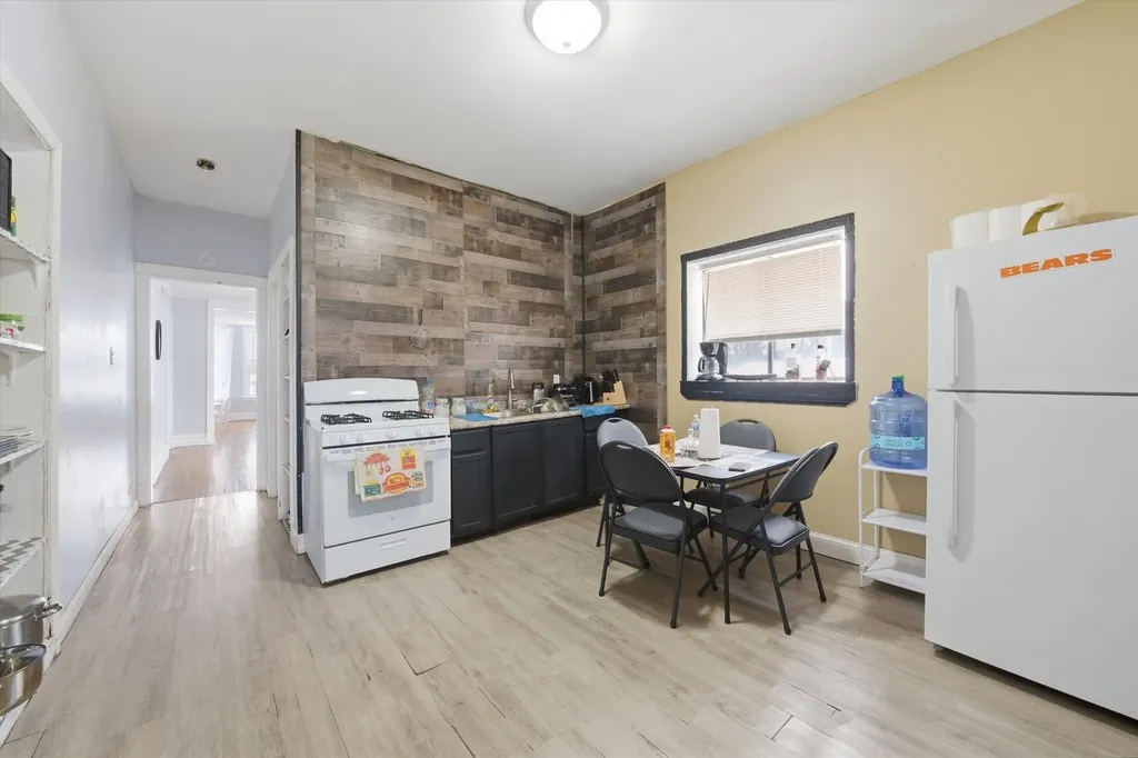 7514 South Dante Avenue Chicago IL 60619