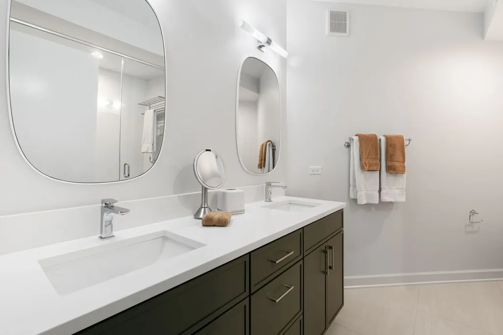 1733 South Prairie Avenue Chicago IL 60616