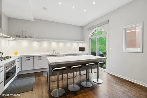 1733 South Prairie Avenue Chicago IL 60616