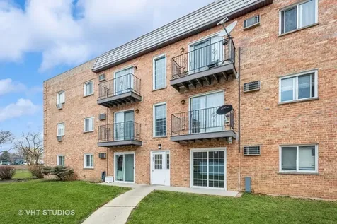 147 West Elk Trail Carol Stream IL 60188