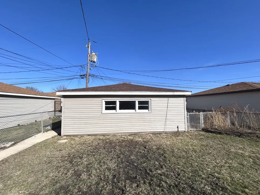 12725 South Saginaw Avenue Chicago IL 60633