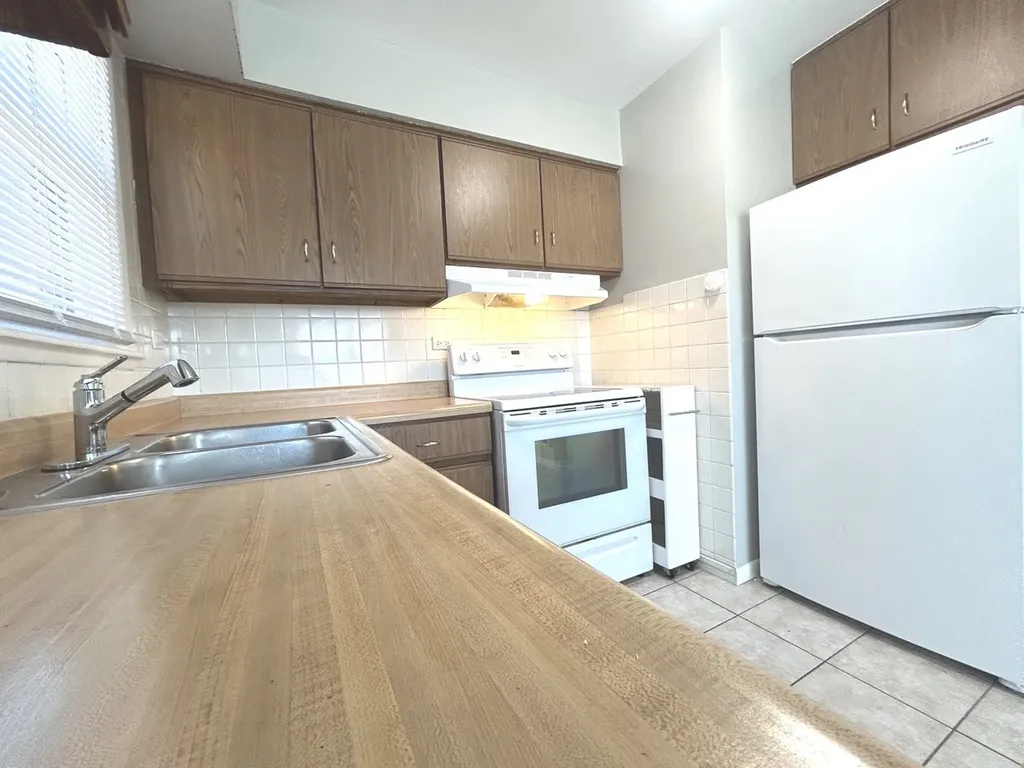 12725 South Saginaw Avenue Chicago IL 60633