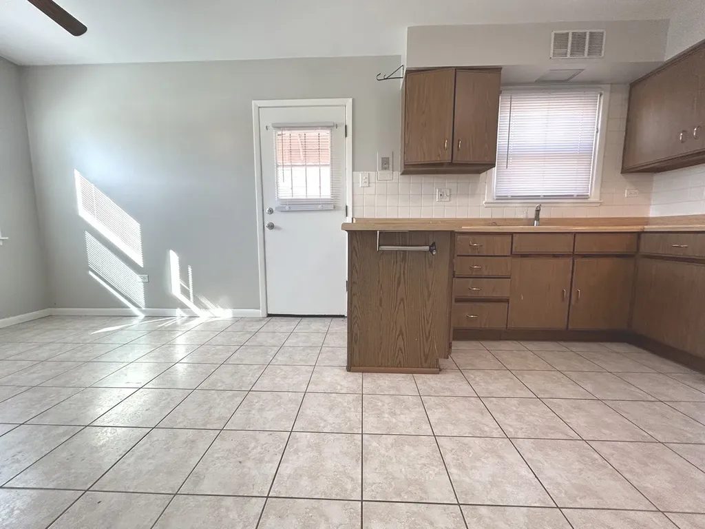 12725 South Saginaw Avenue Chicago IL 60633