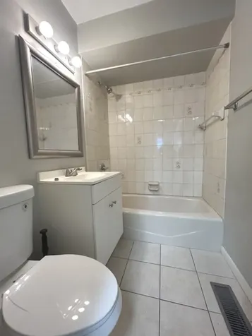 12725 South Saginaw Avenue Chicago IL 60633