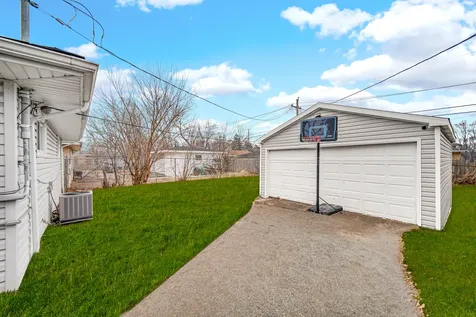 16145 Hermitage Avenue Markham IL 60428