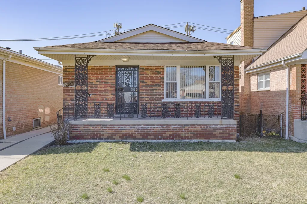 8906 South Halsted Street Chicago IL 60620