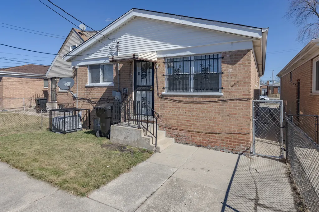 8906 South Halsted Street Chicago IL 60620