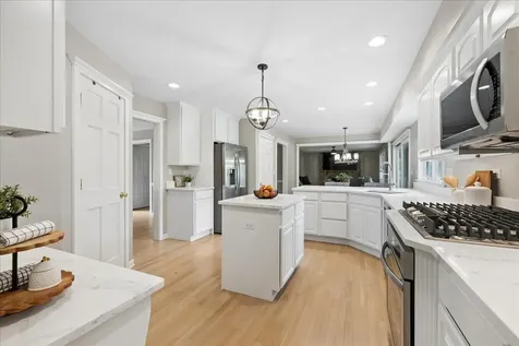 1430 Allyson Court Libertyville IL 60048