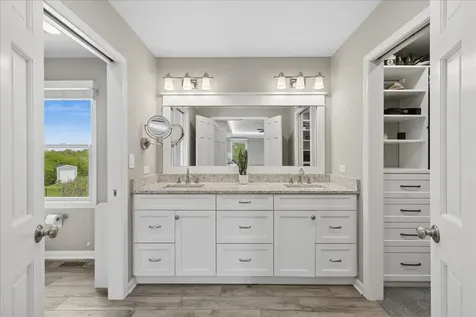 1430 Allyson Court Libertyville IL 60048