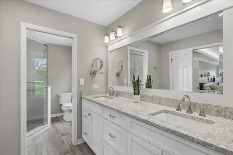 1430 Allyson Court Libertyville IL 60048
