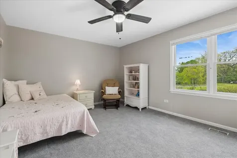 1430 Allyson Court Libertyville IL 60048