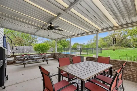 1430 Allyson Court Libertyville IL 60048
