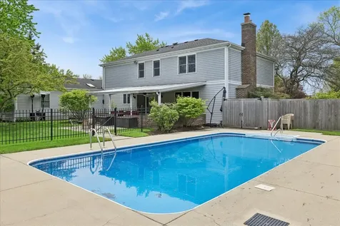 1430 Allyson Court Libertyville IL 60048